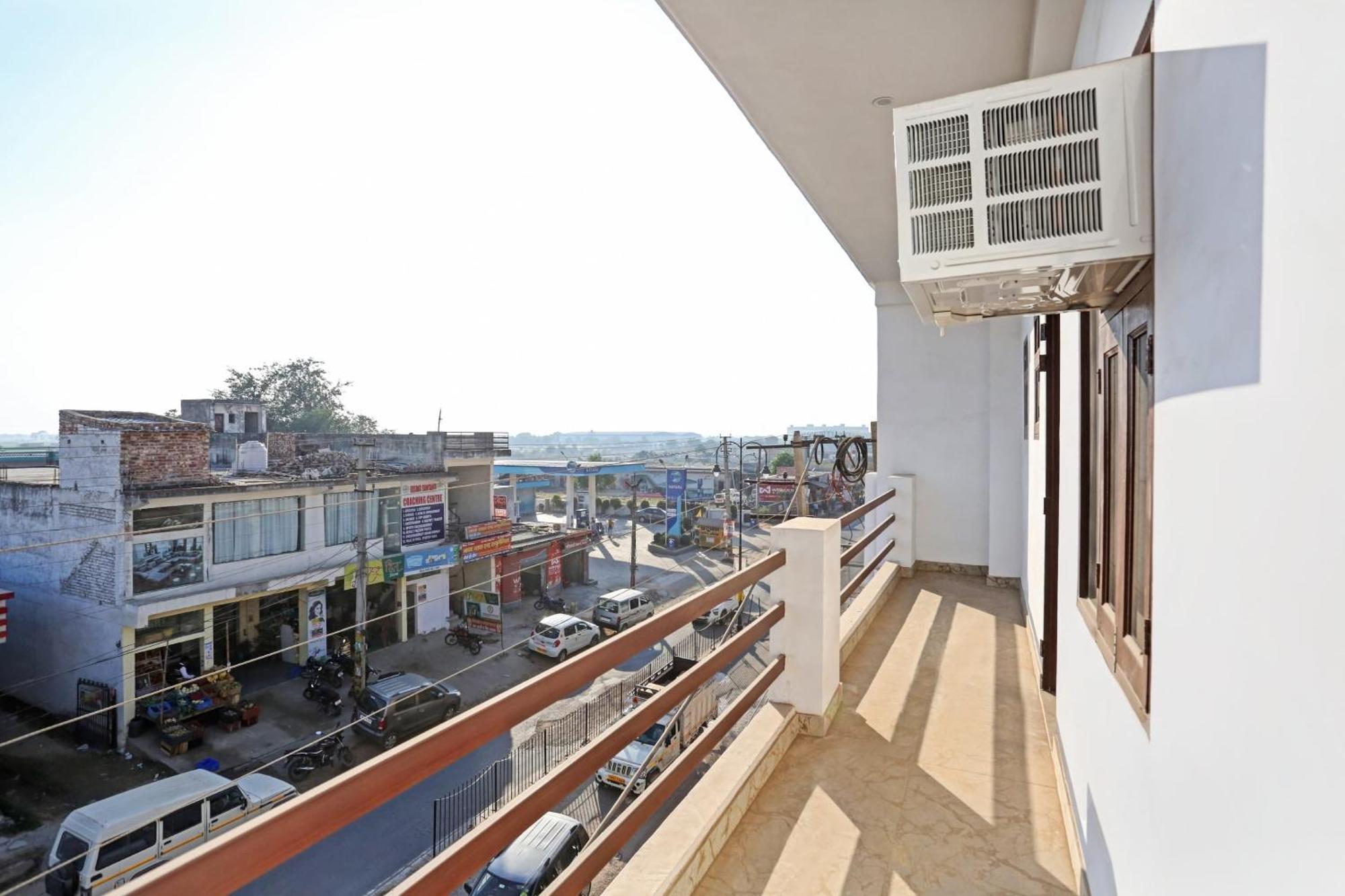 Collection O The Royal Fern Hotel Farrukhnagar Екстериор снимка