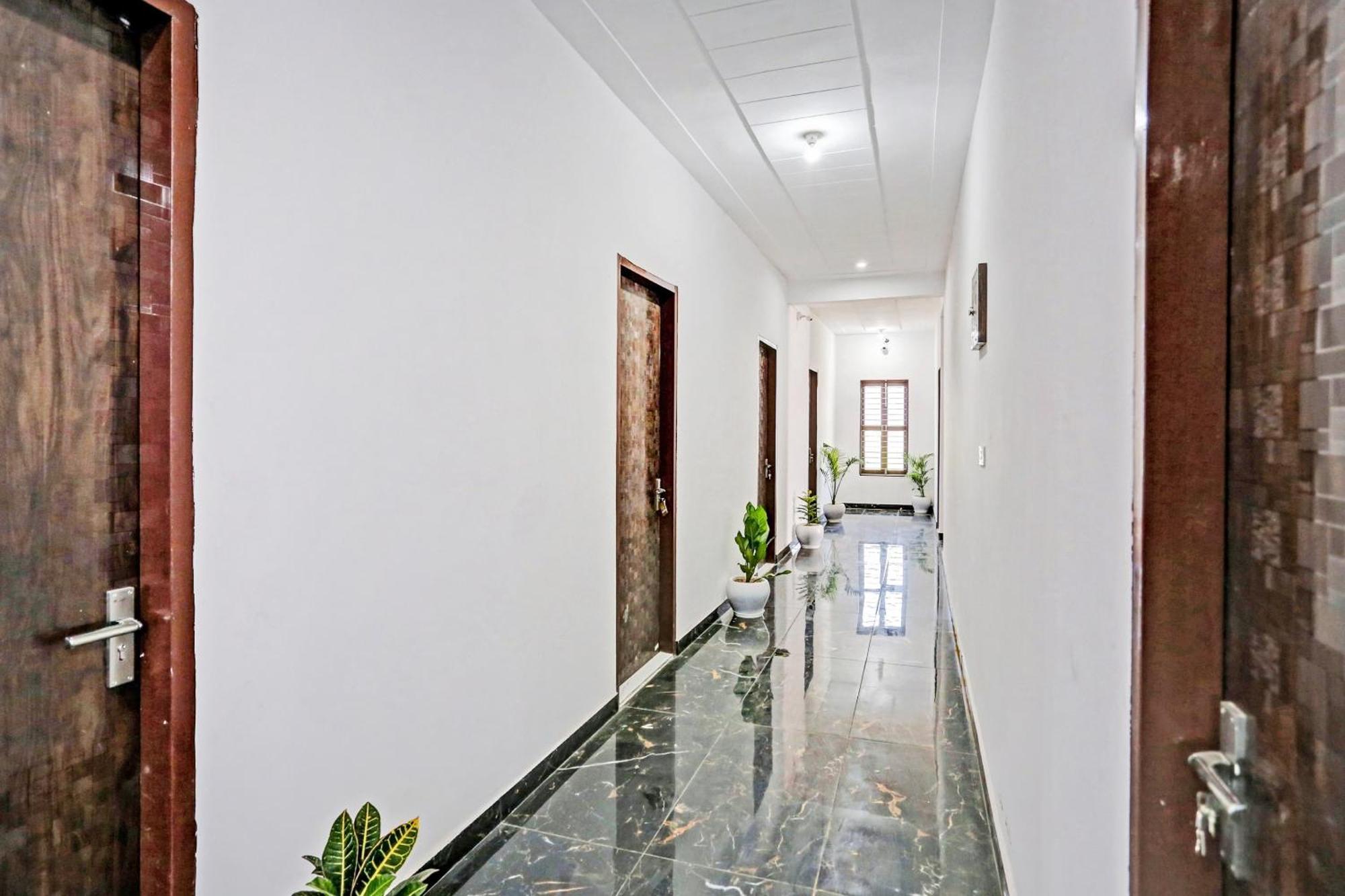 Collection O The Royal Fern Hotel Farrukhnagar Екстериор снимка